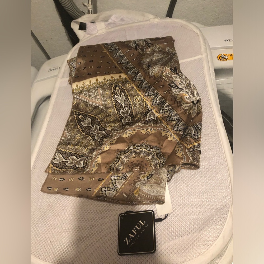 Rare! Zaful Silky Polyester Italian Print Scarf- 657 $25 or $20 w/offer